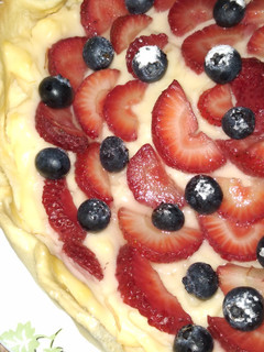 Una foto de Tarta de frutas y crema pastelera sin azúcar