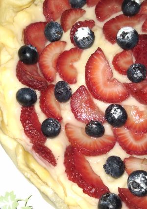 Una foto de Tarta de frutas y crema pastelera sin azúcar