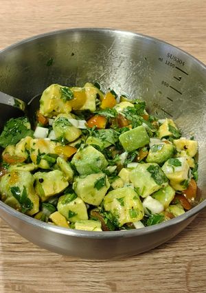 Una foto de Ensalada del día: guacamole deconstruído!