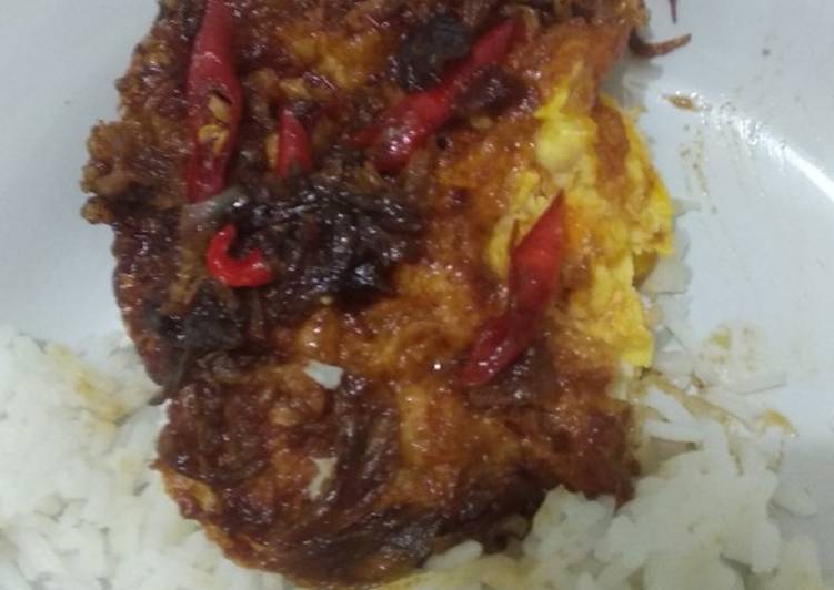 Resep Telor ayam tumis kecap Anti Gagal