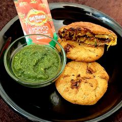 Cucumber kachori A picture of Cucumber kachori.