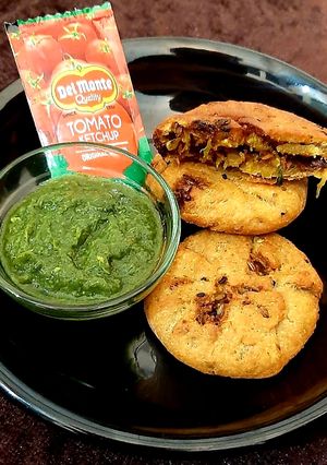 A picture of Cucumber kachori.