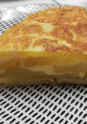 Una foto de Tortilla de patatas al micro 🥚🥔
