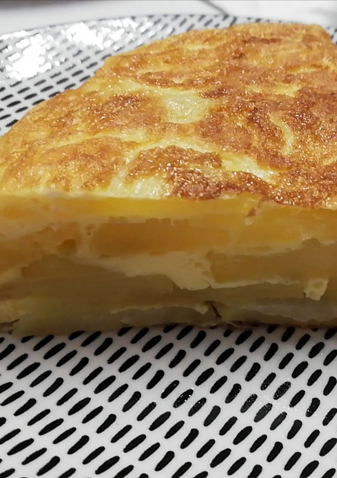 Una foto de Tortilla de patatas al micro 🥚🥔