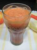 Licuado Pink Lady con endibia y zanahoria