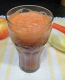 Licuado Pink Lady con endibia y zanahoria