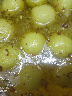 केसरी रसगुल्ले (Kesari rasgulla recipe in Hindi) रेसिपी मुख्य फोटो