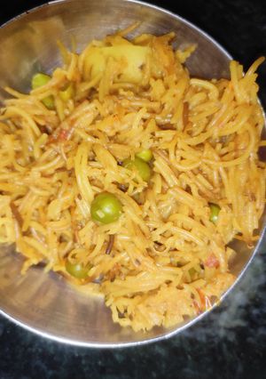 नमकीन सेवइयां (Namkeen seviyan recipe in hindi) रेसिपी मुख्य फोटो