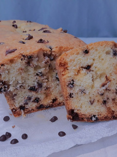 Una foto de Budín con nueces y chips de chocolate