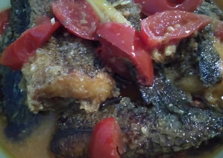 Asem Manis Ikan Gabus Bumbu Kuning