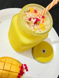 A picture of Mango mastani.