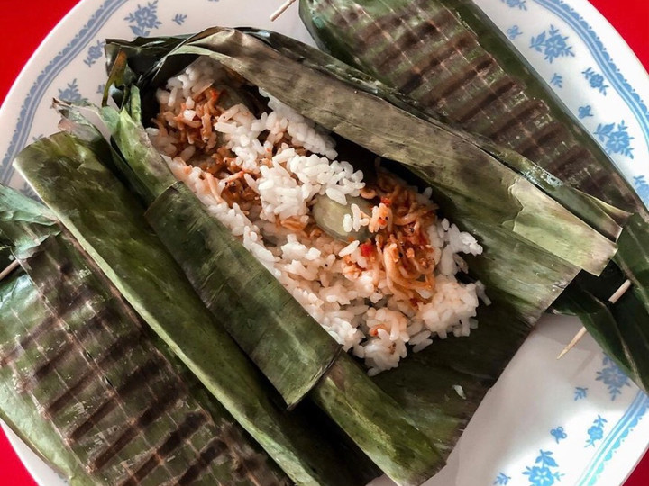 Wajib coba! Bagaimana cara buat Nasi bakar pete teri  enak