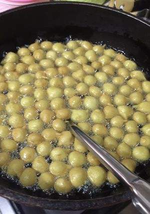 A picture of Fresco style dahi baray.