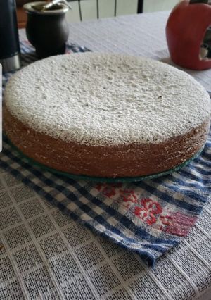 Una foto de Torta de naranja en licuadora. Es bien húmeda!!