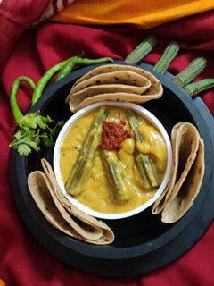 સરગવાનું બેસન (Drumstick Besan Recipe In Gujarati) રેસીપી મુખ્ય ફોટો