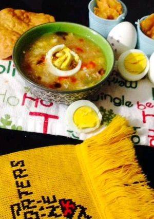 A picture of Chicken Yakhni Soup.