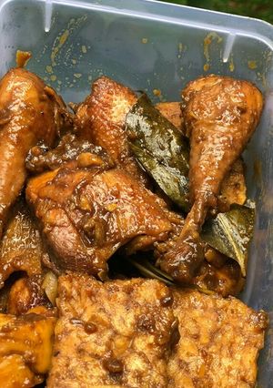 Foto resep Ayam + Tempe Bacem endeus #berburucelemekemas #resolusi2019