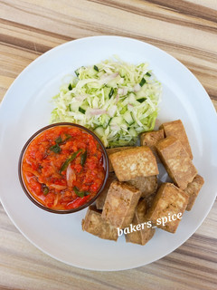 A picture of Awara/Tofu/ Soybeans Cheese with Vegetables & Pepper Sauce.