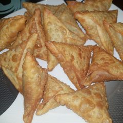 A picture of Crispy samosa.