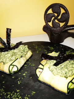 Una foto de Raviolis de calabacín rellenos de setas