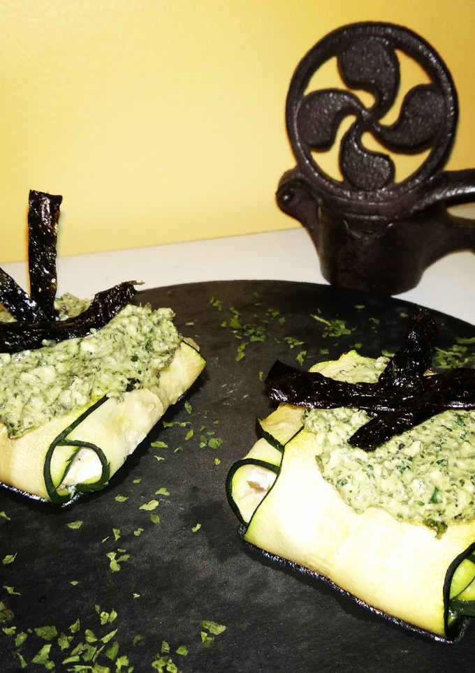 Una foto de Raviolis de calabacín rellenos de setas