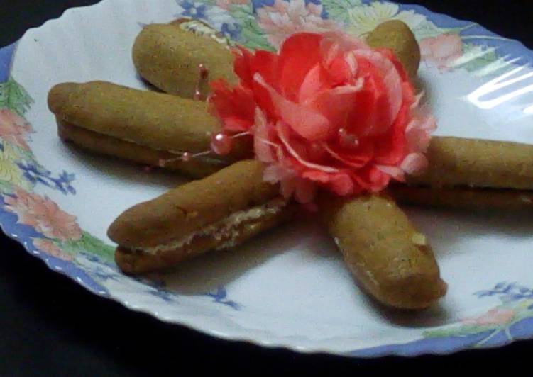 Coffee and walnut fingers