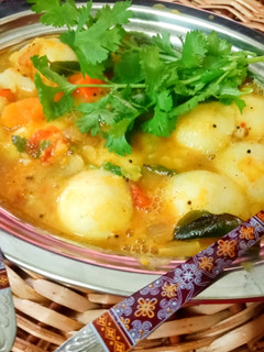 மினி இட்லி சாம்பார் (Mini idli sambar recipe in tamil) செய்முறை முக்கிய புகைப்படம்