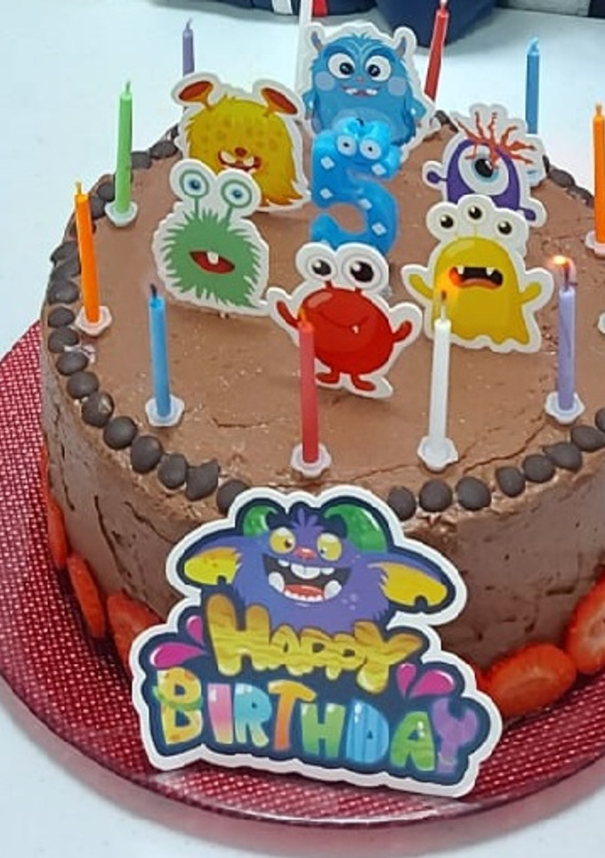 Una foto de Tarta de chocolate y fresas keto