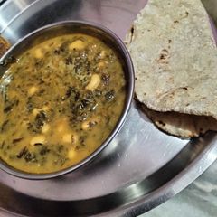 A picture of Lal saag Malvani rassa.