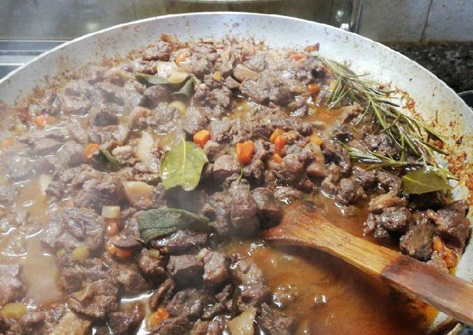 Modo più semplice a Fai  Premiato Polenta e stufato di cinghiale