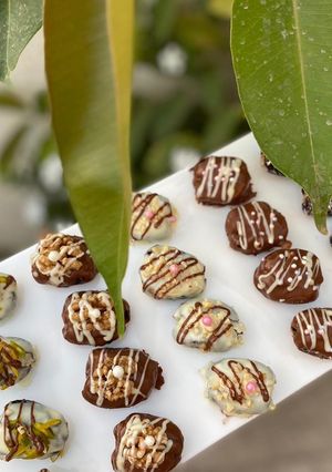 A picture of Stuffed dates 5 ways.