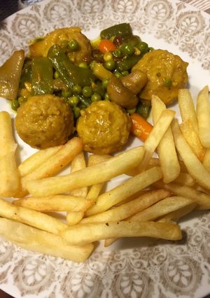 Una foto de Albóndigas con verdurítas en salsa