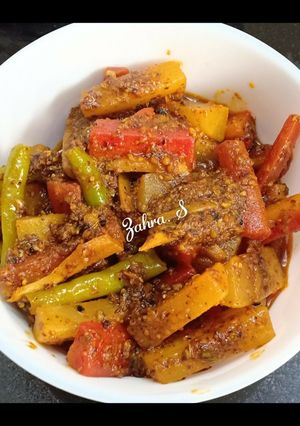 A picture of Instant carrot,raddish and green chilli pickle.