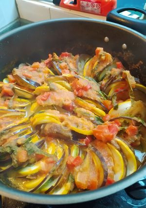 Una foto de Ratatouille en estufa 🐭