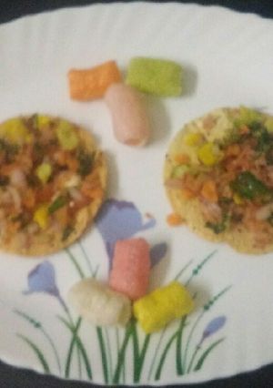A picture of Masala papad.
