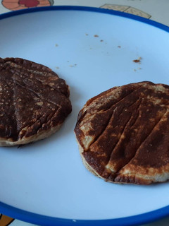 Una foto de Tortitas de fresa y plátano