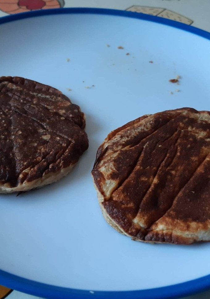 Una foto de Tortitas de fresa y plátano