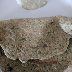 A picture of Green moong dosa pesarettu.