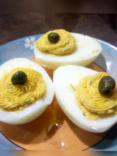 Una foto de Huevos rellenos