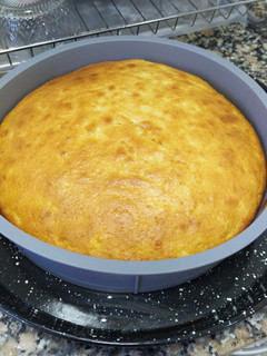 Una foto de Budín de manzana roja