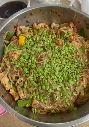 รูปของ ตำเส้นเล็กสุดแซ่บตามกระแส