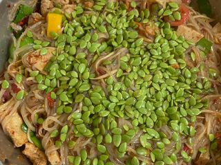ตำเส้นเล็กสุดแซ่บตามกระแส