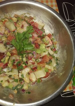 Una foto de Ceviche de camarón y kanikama