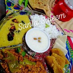 A picture of Desi Platter with Hari Mirch ka Salan.