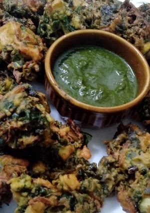 A picture of Spinach Pakode.