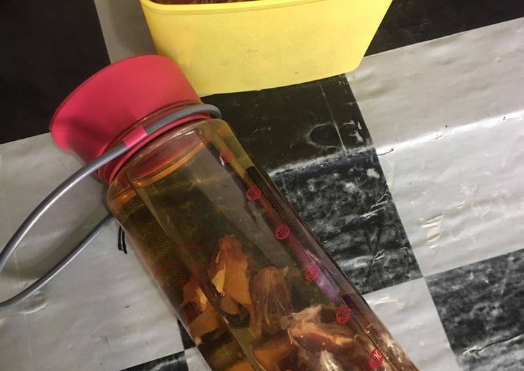 Cara Gampang Bikin Infused Water Kurma yang Bikin Ngiler