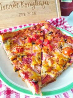 Pizza đ vegyes lisztbĆl recept fotĂłja