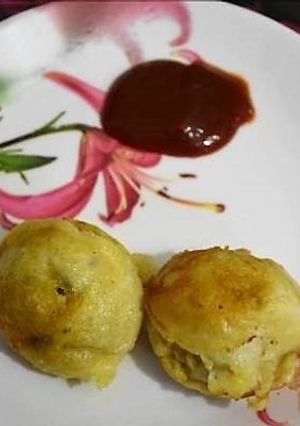 A picture of Soya chunks and potato filled appam recipe.