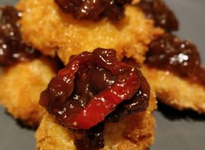 Una foto de Merluza con panko y Chutney de mango