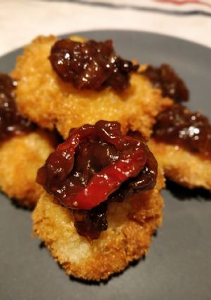 Una foto de Merluza con panko y Chutney de mango